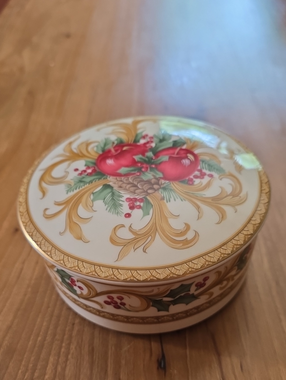Like New Mikasa Vintage Holiday Orchard Porcelain Lidded Candy Dish Trinket Box